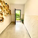 Suveranii 3*